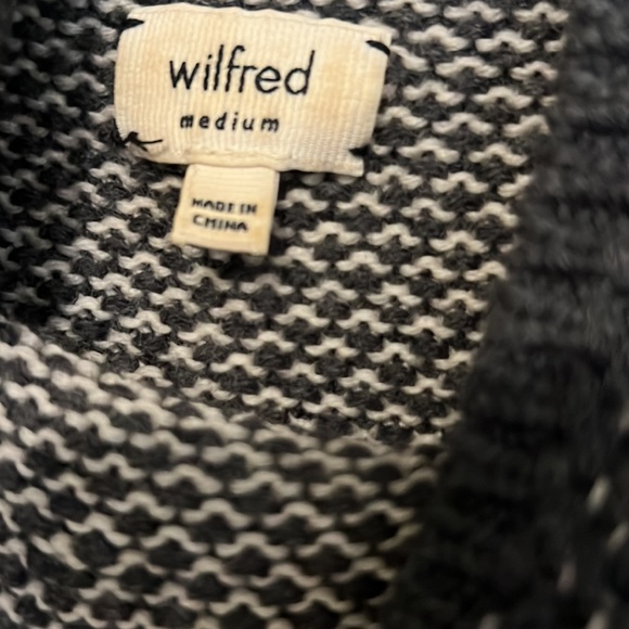 Sweater - Picture 3 of 4